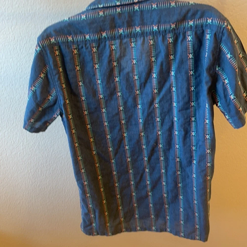 Billabong Short Sleeve Button-down Shirt EUC - Picture 4 of 4